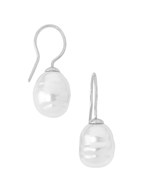 Aretes Majorica con acabado brillante imitación perla