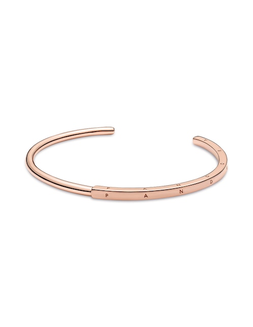 Brazalete Pandora Signature con acabado pulido