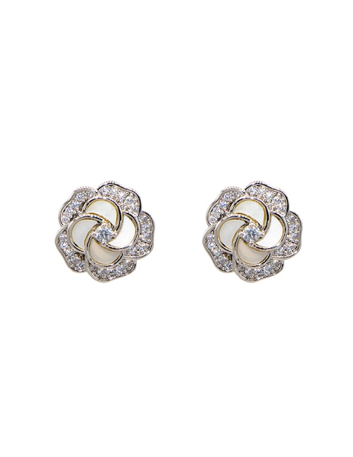 Broqueles de flor Camelia con acabado pavé madre perla 1