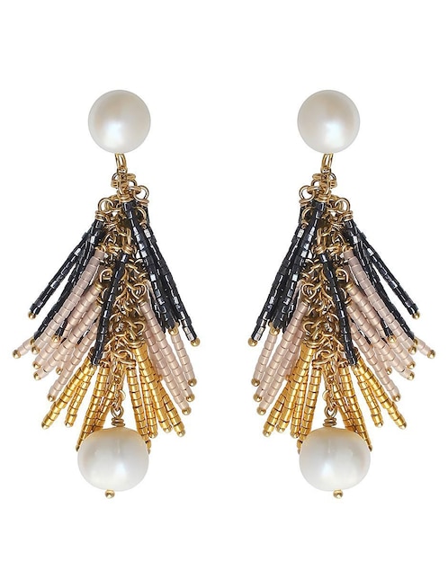 Aretes largos de borla Sofia Blum con acabado chapa de oro 14 k perla