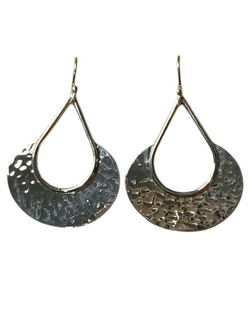 Aretes largos de luna Carana de plata P 925 con acabado martillado