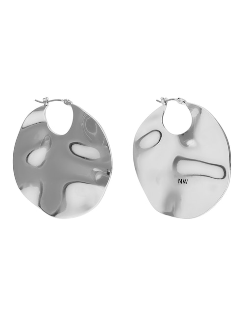 Aretes largos circulares Tritone Organic Discs con acabado martillado 1