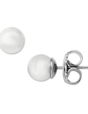 Aretes Majorica con acabado brillante imitación perla