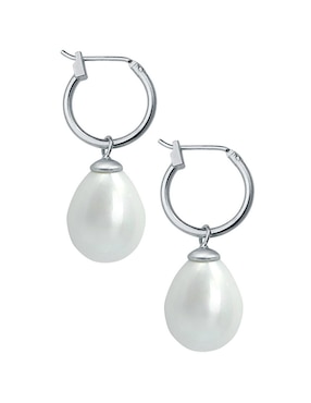 Aretes Anthony Vincent con acabado brillante perla