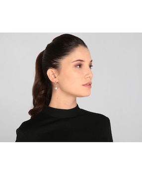 Aretes Anthony Vincent de plata con acabado brillante perla
