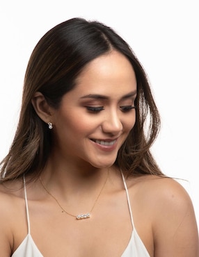 Broqueles Luckyly con acabado brillante zirconia
