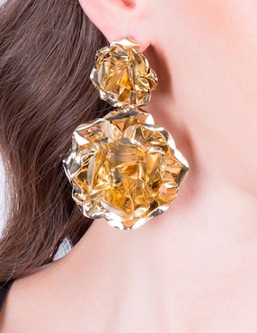 Aretes Daniel Espinosa Jewelry con acabado baño de oro