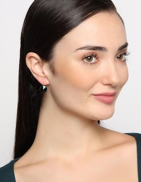 Aretes de círculo Ocean Heart de oro blanco con acabado brillante cristal