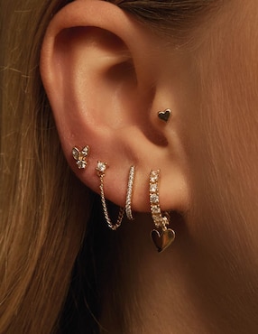 Aretes de corazón Apodemia Classic con acabado baño de oro