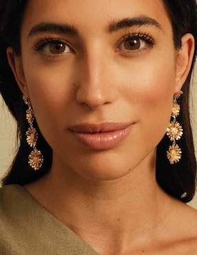 Aretes de flor Apodemia Fauna & Flora con acabado baño de oro