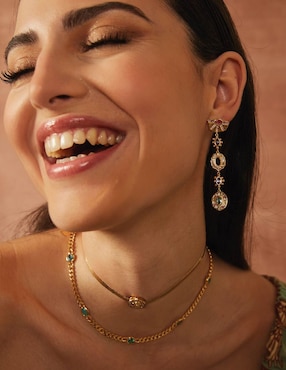 Aretes Apodemia Nefertiti con acabado baño de oro circonita