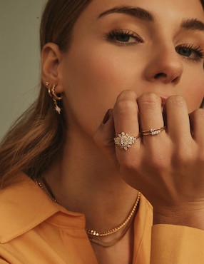 Anillo con gema Apodemia Reef circonita con acabado baño de oro