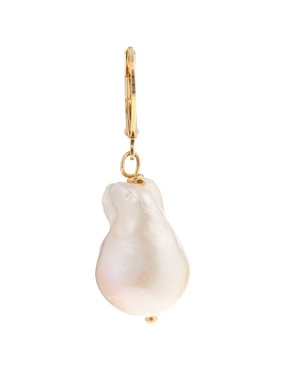 Aretes Anthony Vincent con acabado baño de oro perla