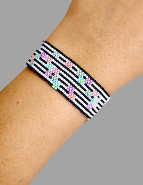 Brazalete Koua Itz con acabado brillante