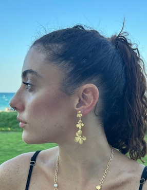 Aretes de flor Ablime Joyería Ablime Flor con acabado brillante