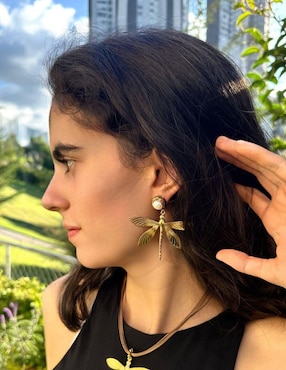 Aretes de libélula Ablime Joyería con acabado brillante perla