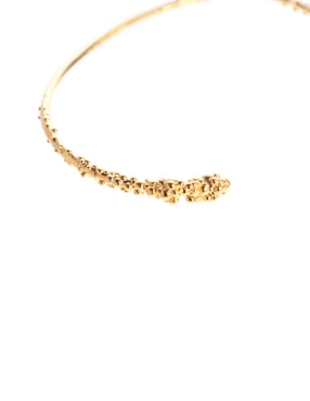 Brazalete Apodemia 18 K Sand Dust con acabado brillante