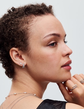 Aretes de aro redondos Pandora Signature de plata P 925 con acabado brillante zirconia cúbica