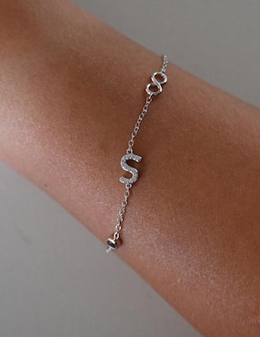 Pulsera Carmela Mía de plata P 925 Letras con acabado baño de oro blanco
