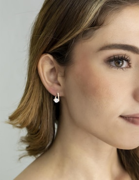 Aretes redondos Oro Angelus con acabado brillante zirconia