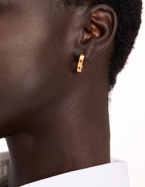 Arracadas de media luna Kate Spade con acabado pavé zirconia cúbica