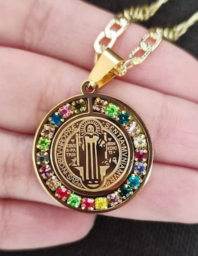 Collar con dije san benito Maria Almudena 18 K