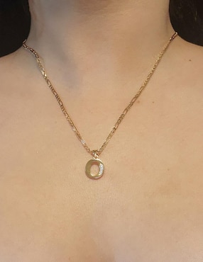 Collar con dije de letra o Moon Letras de oro laminado 10 K
