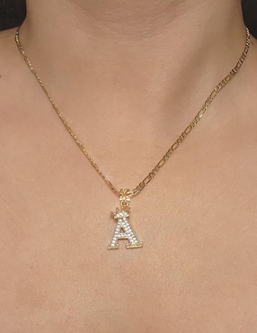 Collar con dije de letra a Moon Letras de oro laminado 10 K