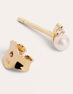 Aretes huggies Singularu de plata con acabado Baño de oro 18 K Perla