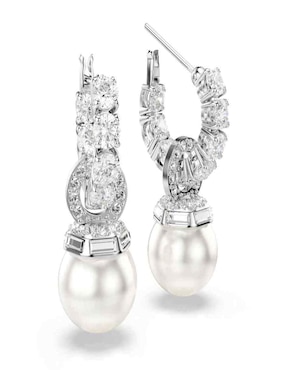 Aretes Swarovski con acabado brillante
