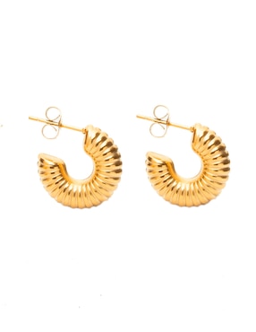 Aretes Cortos Aurela 18k Classic Collection Con Acabado Chapa De Oro