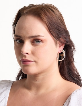 Aretes de aro Anne Klein Dancing Petals con acabado pulido