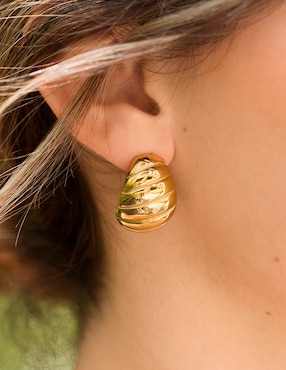 Aretes Aurela 18K Classic Collection con acabado chapa de oro
