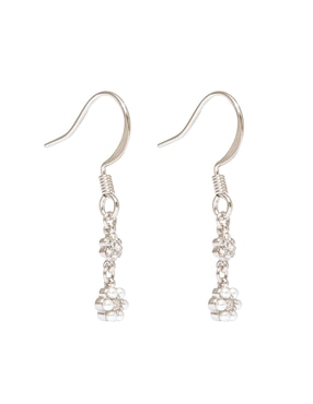 Aretes de flor Carré Destellos De Flores con acabado brillante perla