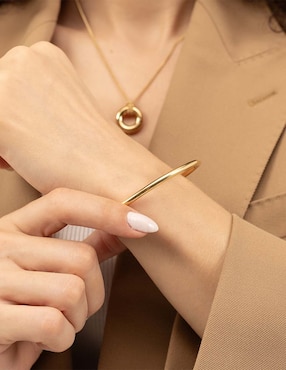 Brazalete Hugo Boss Alive con acabado brillante