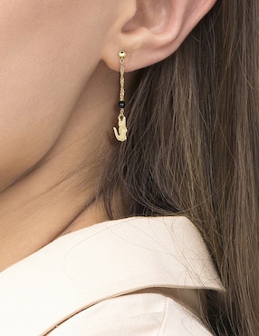 Aretes Lacoste Deva con acabado brillante
