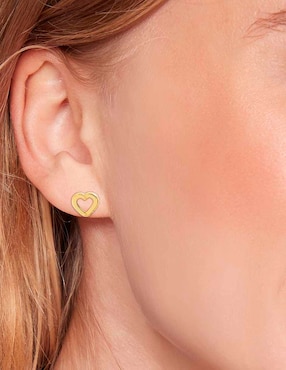 Aretes de corazón Tommy Hilfiger con acabado brillante