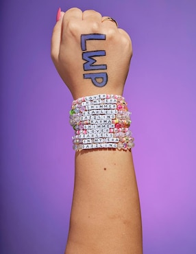 Pulsera Little Words Project Friendship con acabado chapa de oro