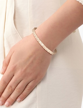 Brazalete Lacoste Metropole con acabado brillante