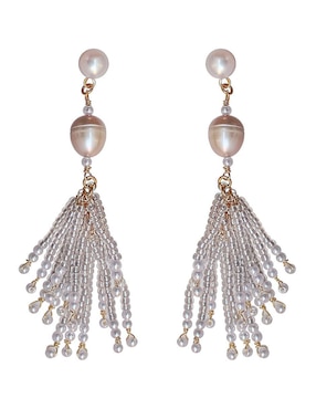 Aretes de borla Sofia Blum con acabado chapa de oro perla