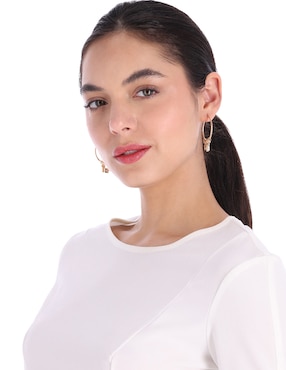Arracadas Nine West Love Charms con acabado brillante