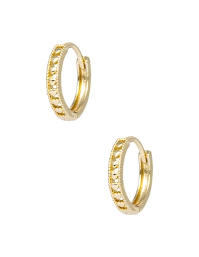 Aretes circulares Mossimo Metales Corazón Flat con acabado brillante