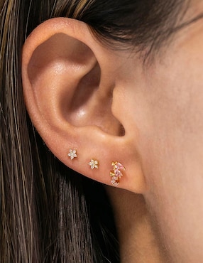 Aretes cortos de caballito de mar Girls Crew Animals 18 K con acabado chapa de oro zirconia cúbica