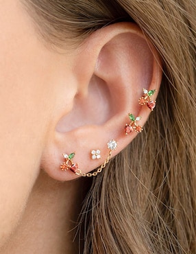 Aretes cortos de cereza Girls Crew Fuit 18 K con acabado chapa de oro zirconia cúbica