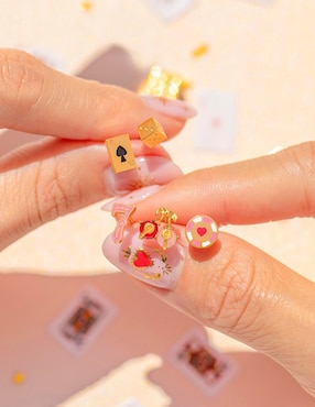 Aretes huggies Girls Crew Perfect Illusions 18 k con acabado chapa de oro zirconia cúbica