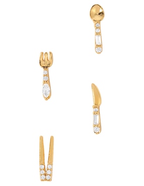 Aretes cortos Girls Crew con acabado baño de oro 18 k zirconia cúbica