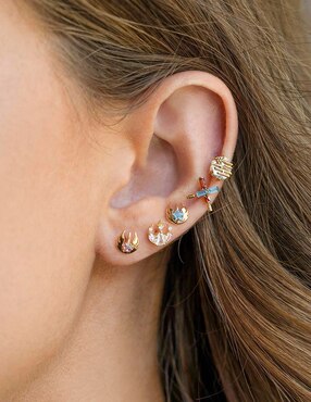 Aretes cortos Girls Crew Star Wars 18 k con acabado chapa de oro zirconia cúbica