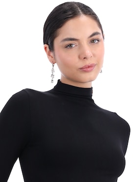 Aretes Givenchy con acabado brillante cristal