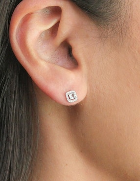 Aretes cuadrados Sofia Blum de plata P 925 con acabado baño rodio circonita