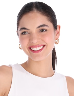 Aretes de círculo Napier con acabado brillante